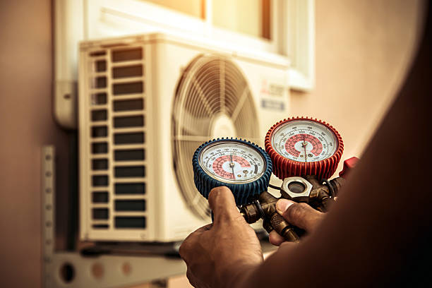 Professional Hvac technician working in Wallis, TX